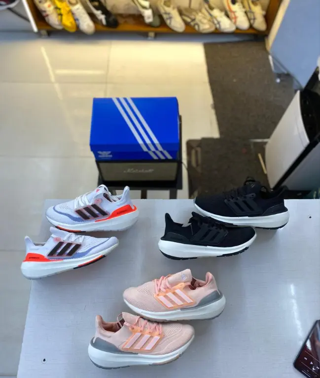 IMG-20231224-WA0416 adidas first copy shoes